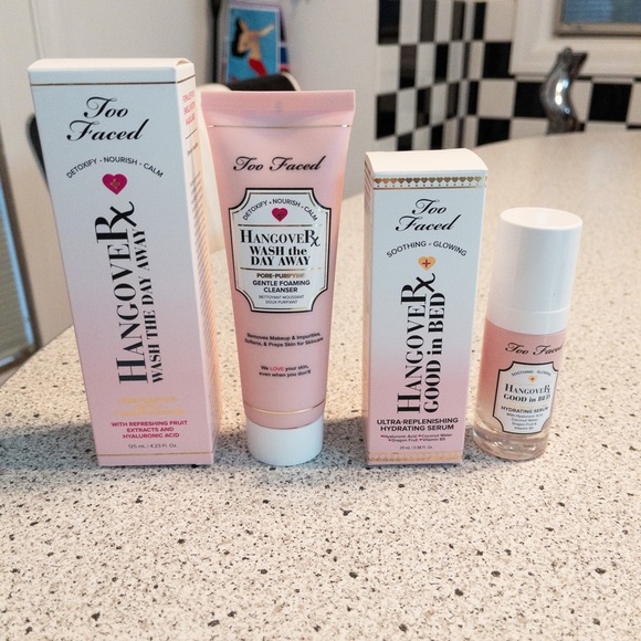 Too Faced Other - 🔥TOO FACED CLEANSER/SERUM DUO